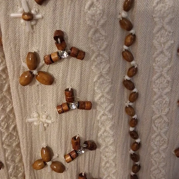 Chicos Cream Tunic Featuring Gold, Wood, And Embroidered Embelishments - Picture 4 of 8